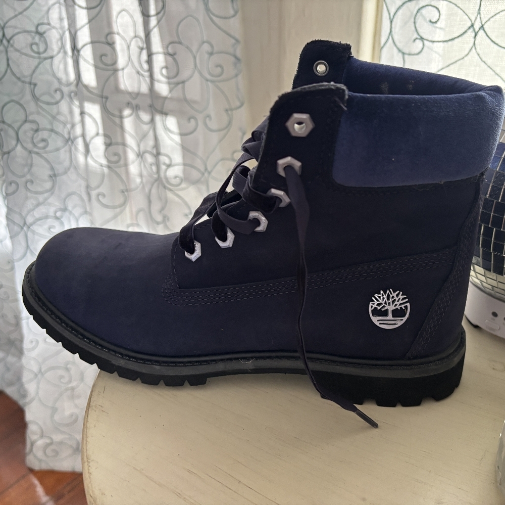 Timberland Blue Boots Classic Design with Padded Collar